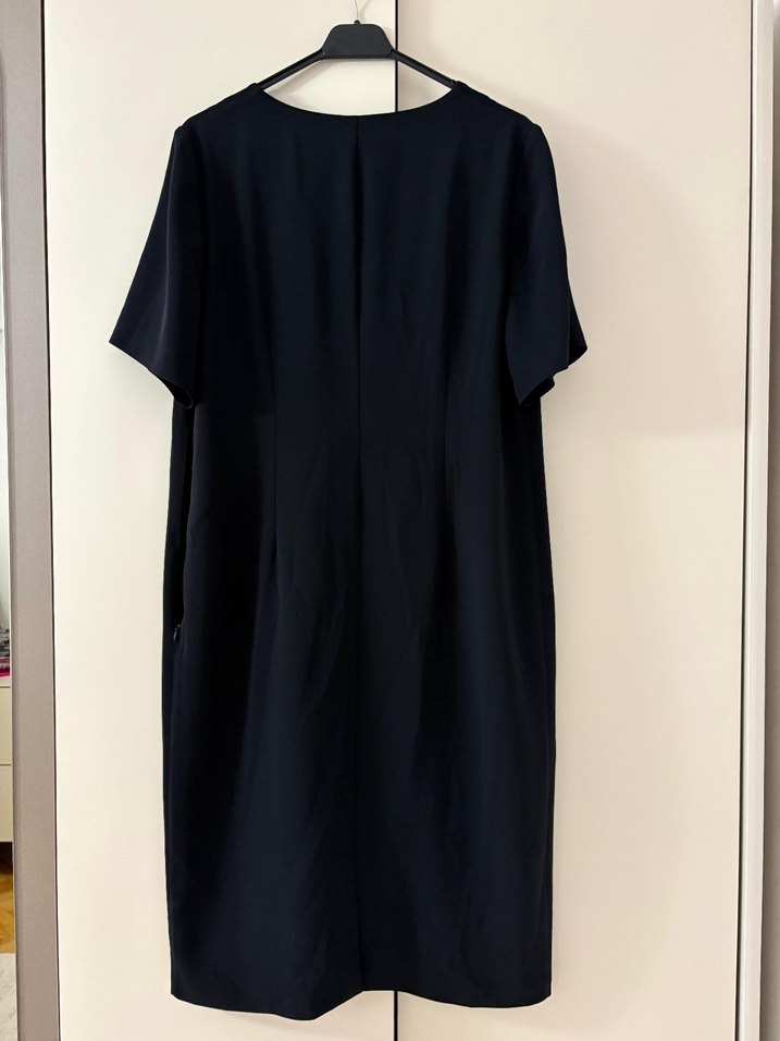 İnci Detaylı Siyah V Yaka Elbise - Görsel 2