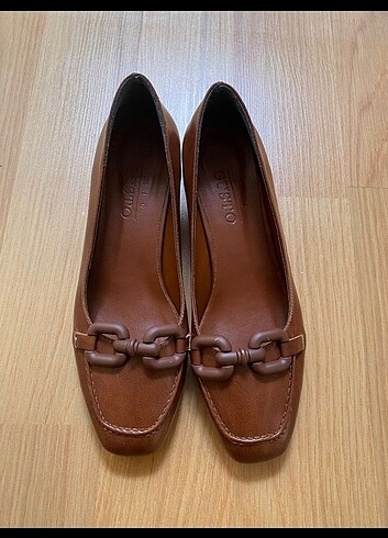 Kahverengi kısa topuklu ayakkabı 