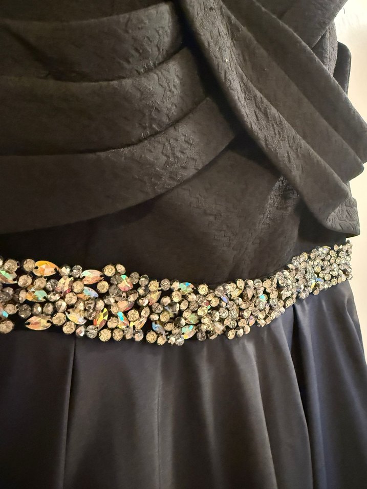 Siyah Uzun Drapeli Gece Elbisesi - Görsel 4