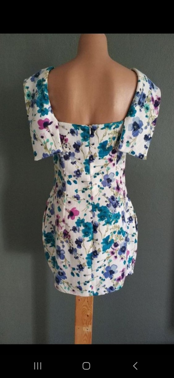 Çiçek Desenli Elbise - Görsel 3