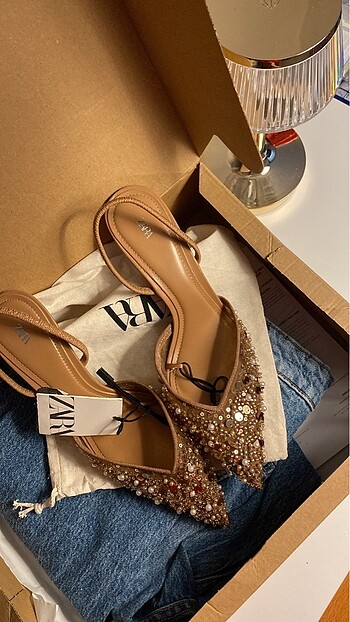 ZARA PULLU STİLETTO
