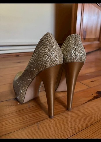 Altın Renk Parlak Platform Topuklu Kadın Ayakkabı - Görsel 3