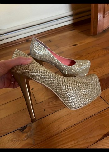 Altın Renk Parlak Platform Topuklu Kadın Ayakkabı - Görsel 2