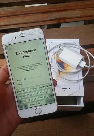 iPhone 6s cep telefonu