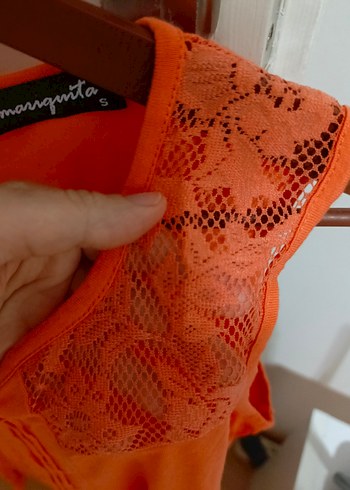 Turuncu Dantelli Kolsuz Kadın Bluz - Görsel 3