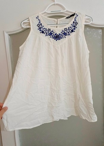 Nakışlı Beyaz Kolsuz Bohem Keten Bluz - Görsel 3