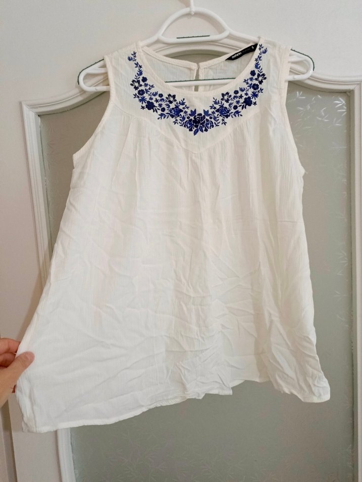 Nakışlı Beyaz Kolsuz Bohem Keten Bluz - Görsel 3