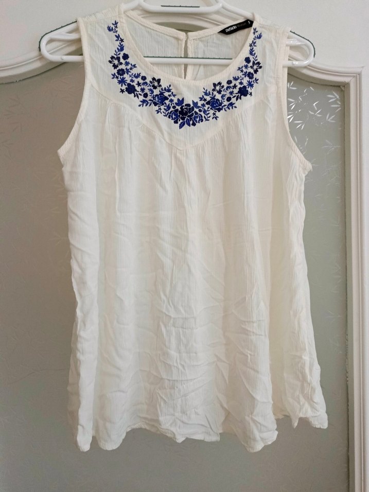 Nakışlı Beyaz Kolsuz Bohem Keten Bluz - Görsel 5