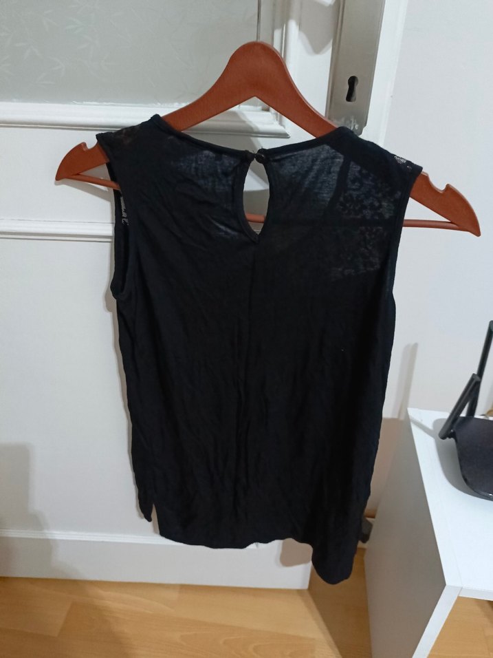 Dantel Detaylı Siyah Kolsuz Kadın Bluz - Görsel 4