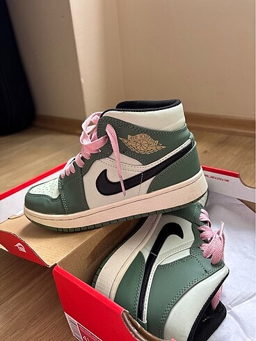 36 Beden yeşil Renk orjinal nike air jordan dutch green