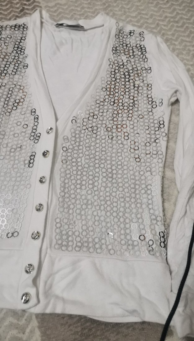 Düğmeli Beyaz pullu Kadın Hırka - Görsel 4