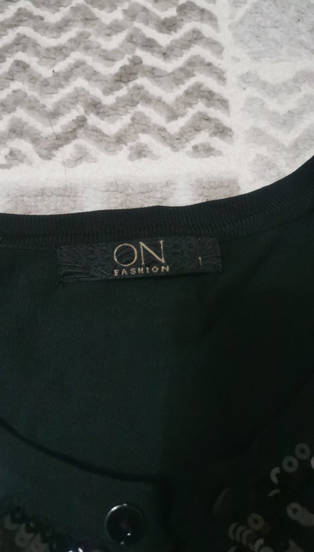 Gri Uzun Kollu Düğmeli Gotik Kadın hırka - Görsel 2