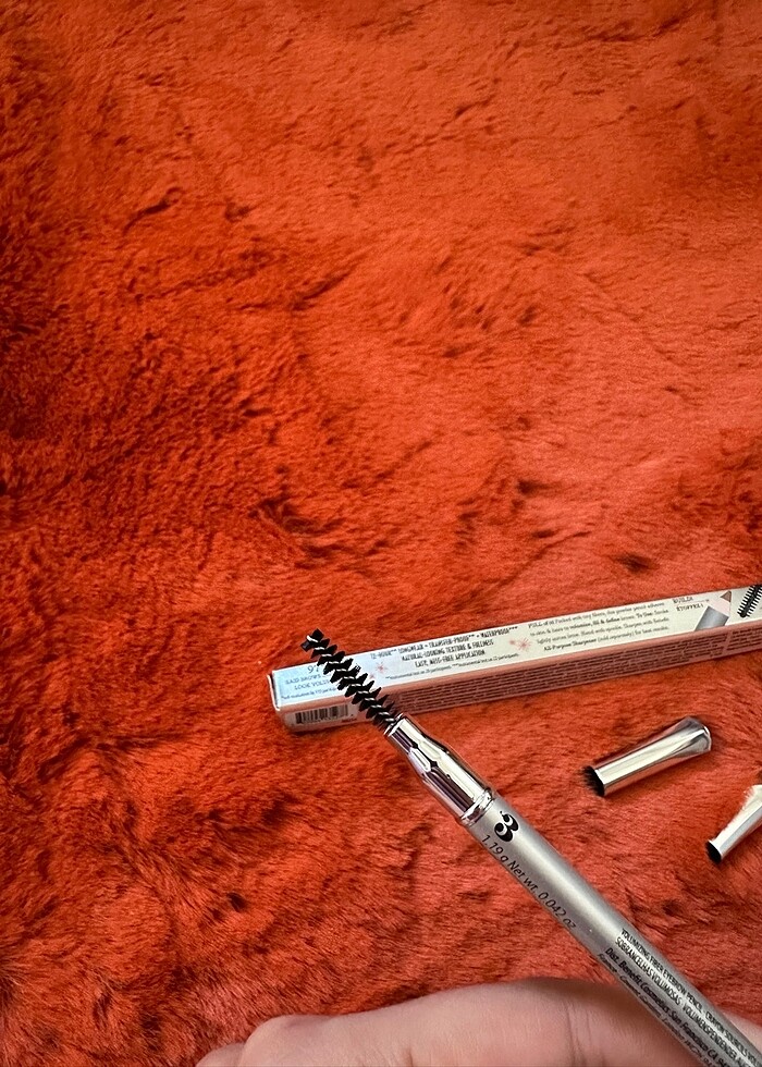 Benefit Gimme dolgunlaştırıcı kaş kalemi - Görsel 4