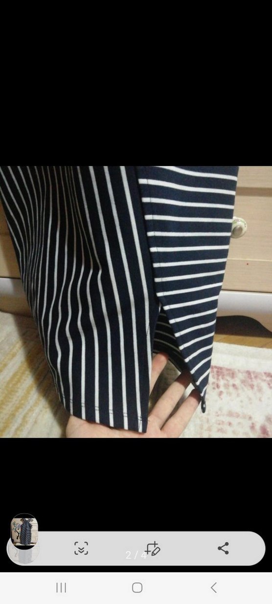 Çizgili Siyah Midi Askılı Elbise - Görsel 2