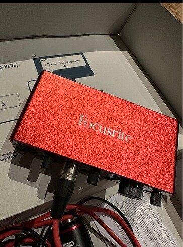 Focusrite Scarlett 2i2 studio ses kartı full paket