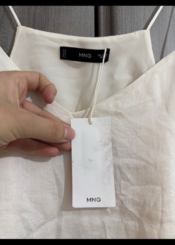 Mango Beyaz Saten V Yaka Askılı Bluz - Görsel 2