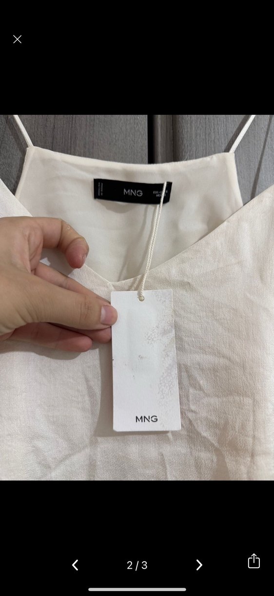 Mango Beyaz Saten V Yaka Askılı Bluz - Görsel 2