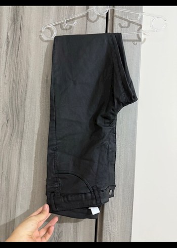 H&M Siyah Parlak Kumaş Kadın Kot Pantolon - Görsel 2