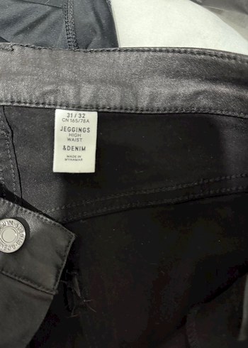 H&M Siyah Parlak Kumaş Kadın Kot Pantolon - Görsel 3