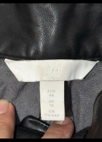 H&M Fermuarlı Siyah Deri Kadın Şort - Görsel 4