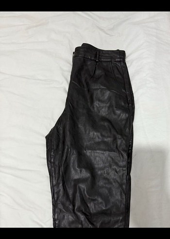 H&M Fermuarlı Siyah Deri Kadın Şort - Görsel 3