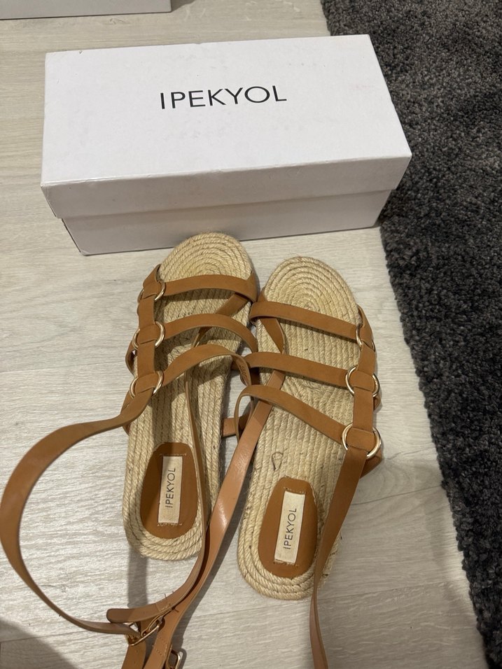 İpekyol Deri Taba Kadın Hasır Taban Görünümlü Sandalet - Görsel 3
