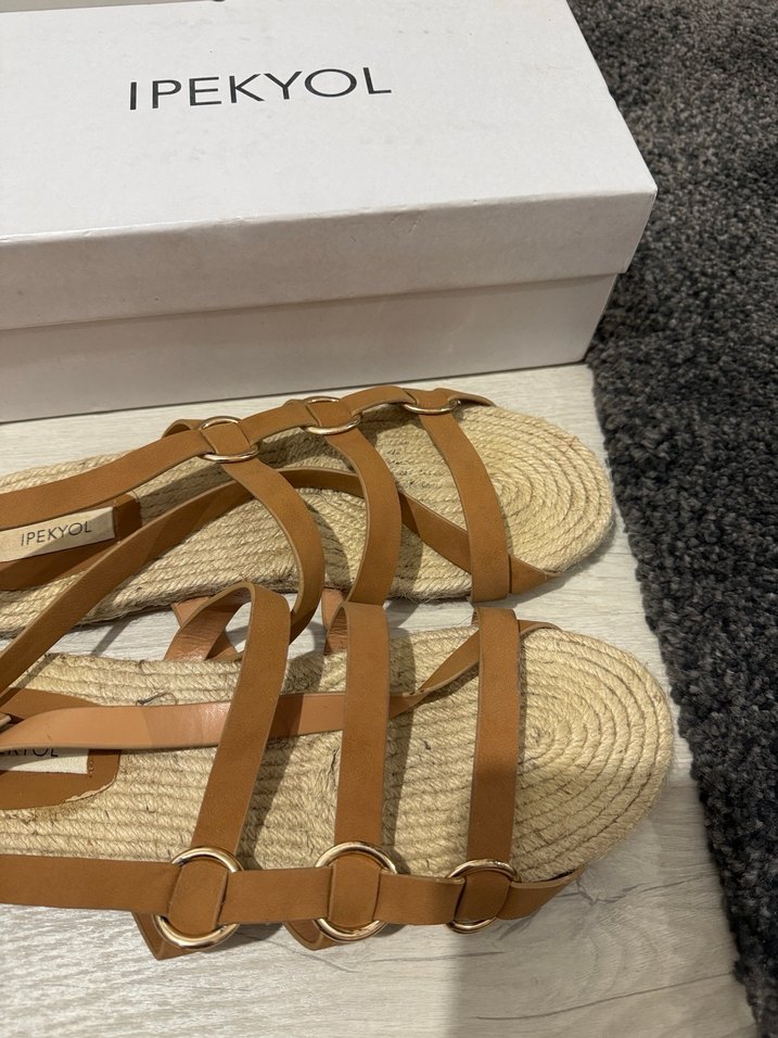 İpekyol Deri Taba Kadın Hasır Taban Görünümlü Sandalet - Görsel 2