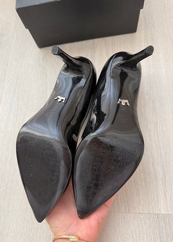 Jabotter Parlak Siyah Stiletto Topuklu Kadın Ayakkabı - Görsel 5