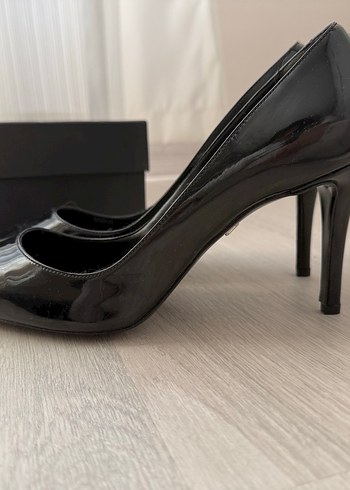 Jabotter Parlak Siyah Stiletto Topuklu Kadın Ayakkabı - Görsel 3