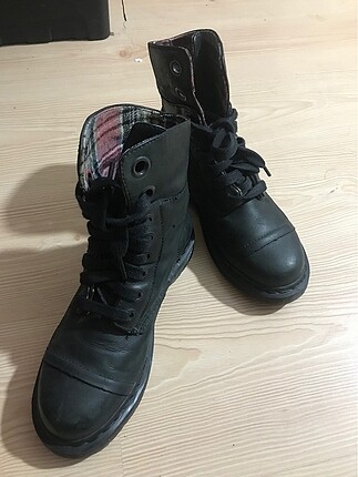 Dr martens bot