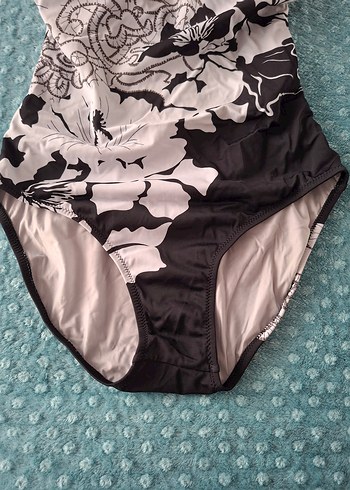 Desenli Kadın Mayo - Görsel 3