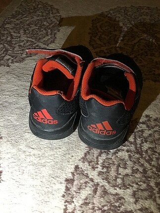 28 Beden siyah Renk Adidas erkek çocuk ayakkabı