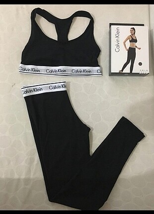 Calvin Klein tayt