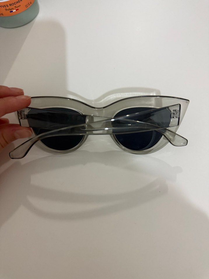 Şeffaf Çerçeveli  Kadın Güneş Gözlüğü - Görsel 4