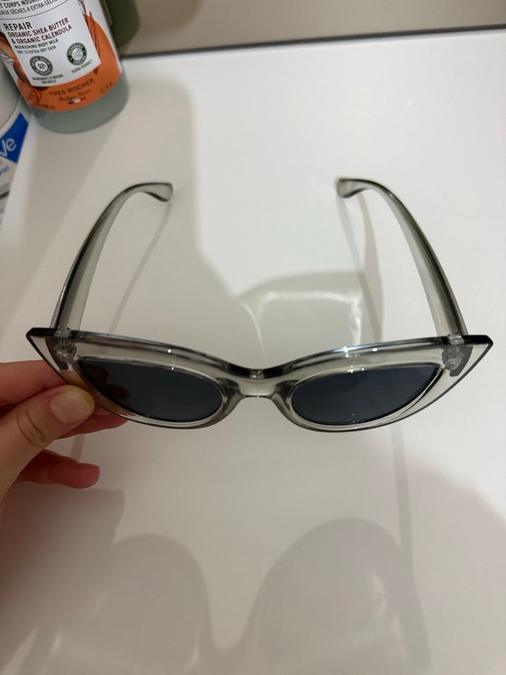 Şeffaf Çerçeveli  Kadın Güneş Gözlüğü - Görsel 3