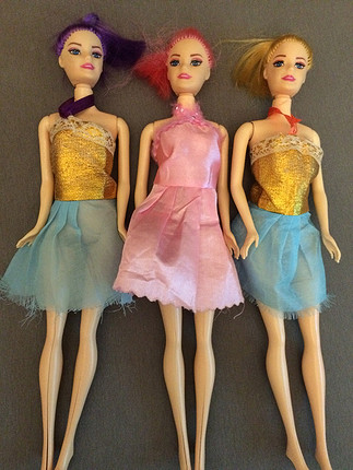 Barbie üç tane