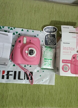 İnstax mini 9 şipşak fotoğraf makinesi 