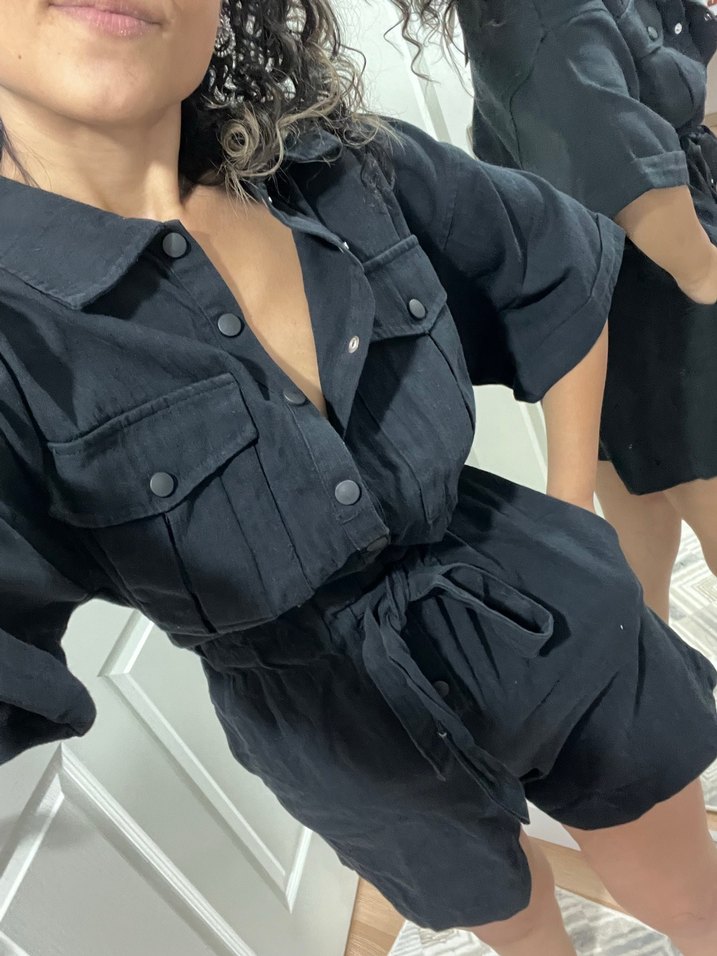 Siyah V Yaka Düğmeli Denim Tulum - Görsel 3