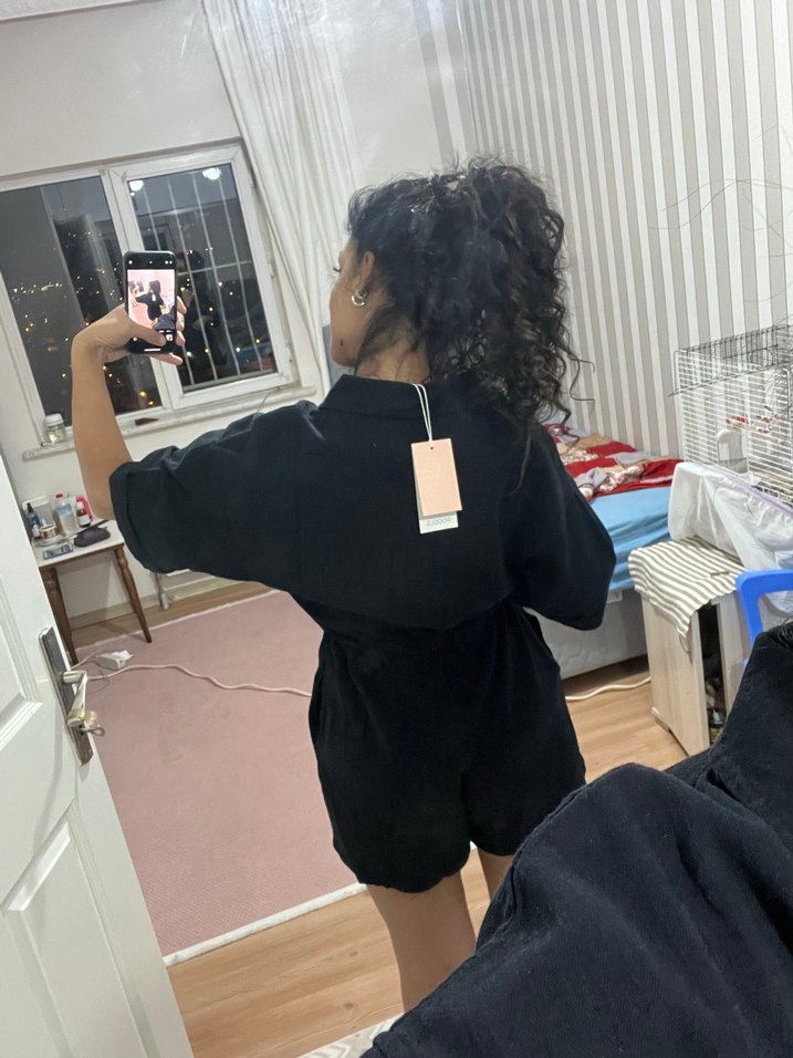 Siyah V Yaka Düğmeli Denim Tulum - Görsel 4