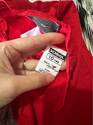 Kırmızı pantolon - Görsel 2