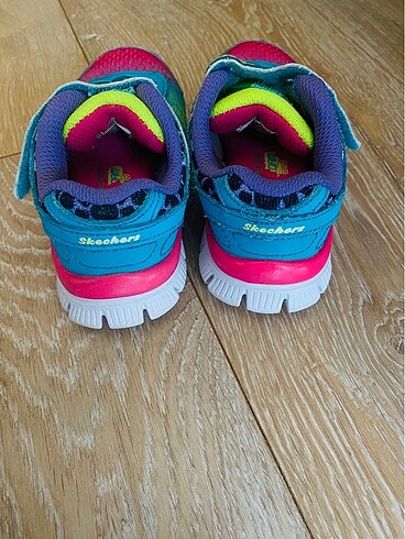 22 Beden Skechers
