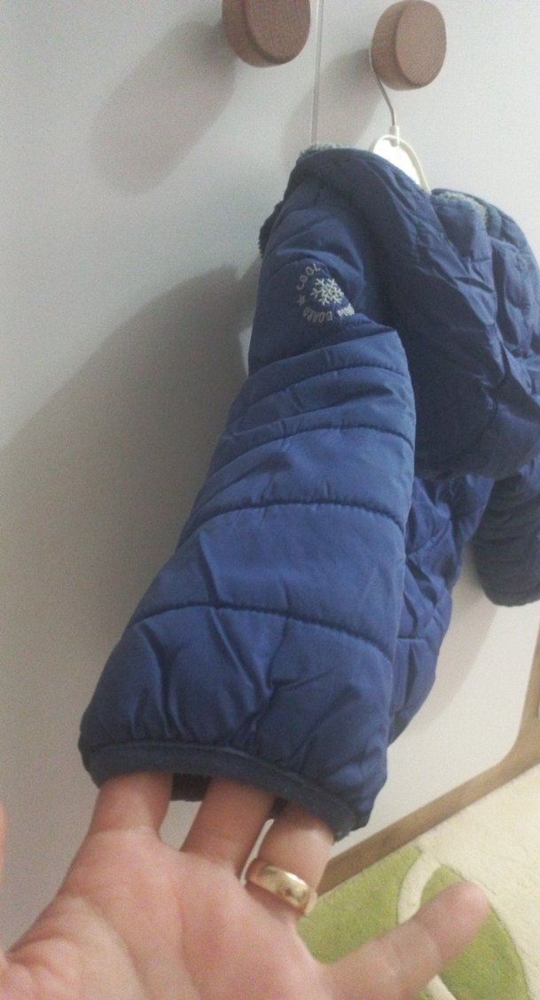 Mavi Erkek Çocuk Kapitone Mont - Görsel 4