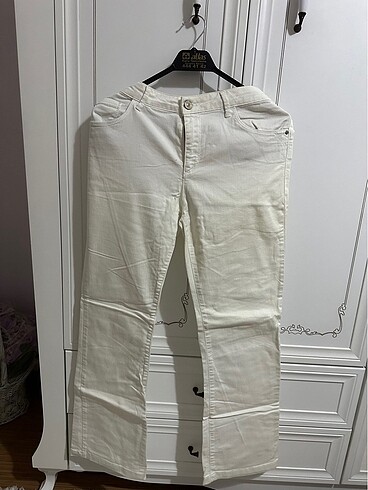 beyaz lcw pantolon boru paça