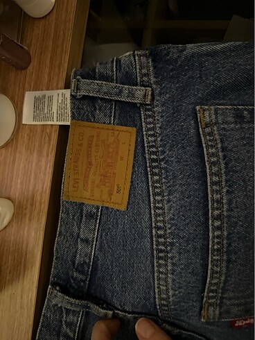 Levis 501 crop