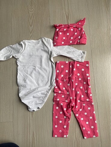 H&M H&M 3lü hastane çıkışı