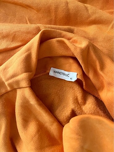 IAMNOTBASIC iamnotbasic bogazli sweatshirt
