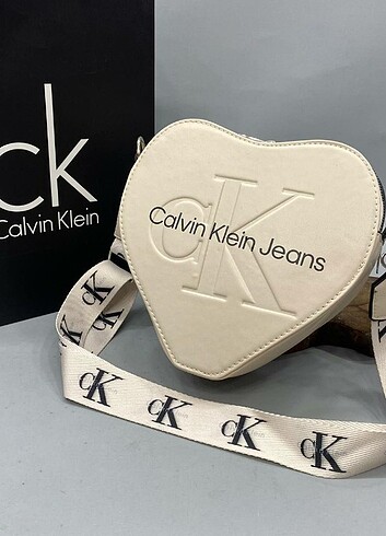 Calvin Klein kalp model