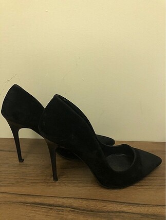 Siyah süet ince topuklu stiletto
