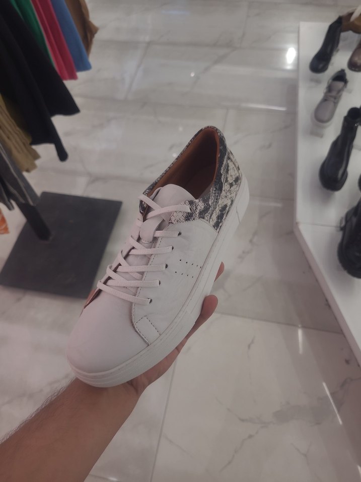 Yılan Desenli Spor Ayakkabı - Görsel 3