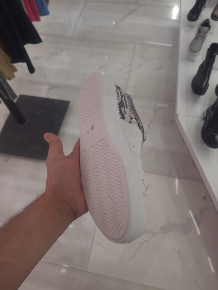 Yılan Desenli Spor Ayakkabı - Görsel 5